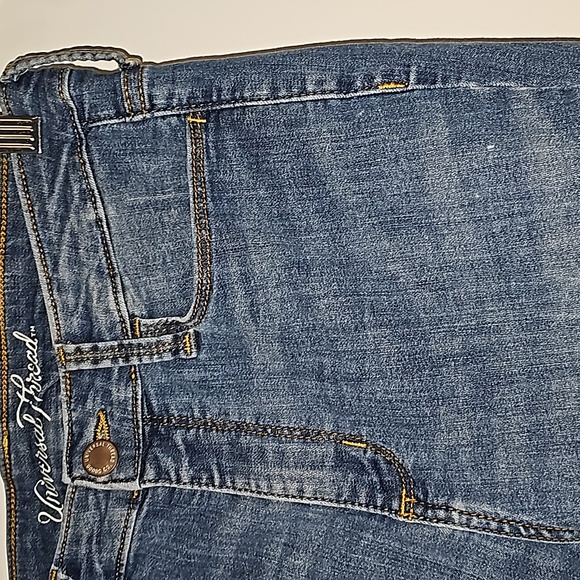 Universal thread Hi-Rise Skinny Stretch Medium Denim Wash Size 4 VGUC - Picture 5 of 12